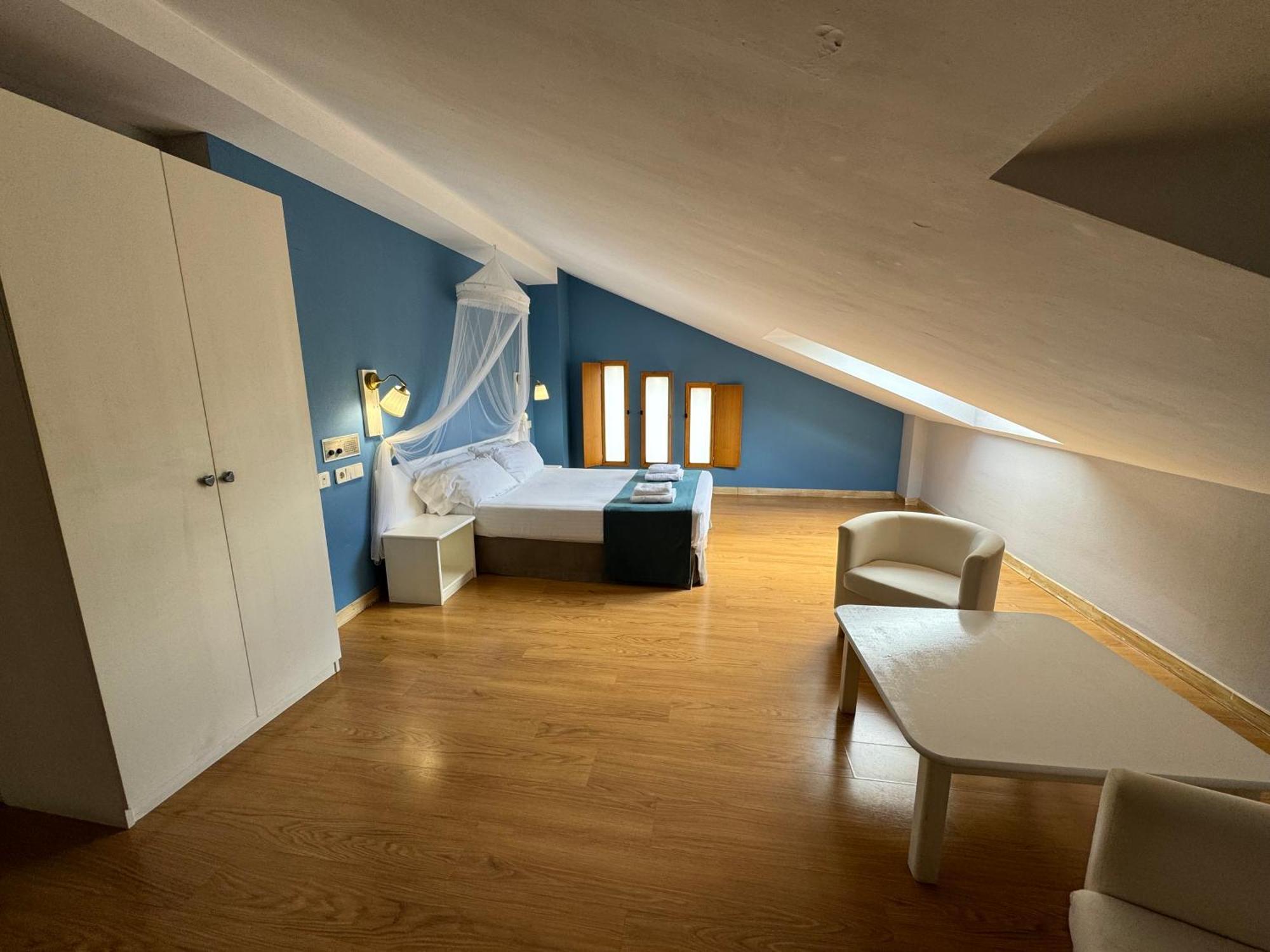 Hotel Jakue Puente la Reina Zewnętrze zdjęcie