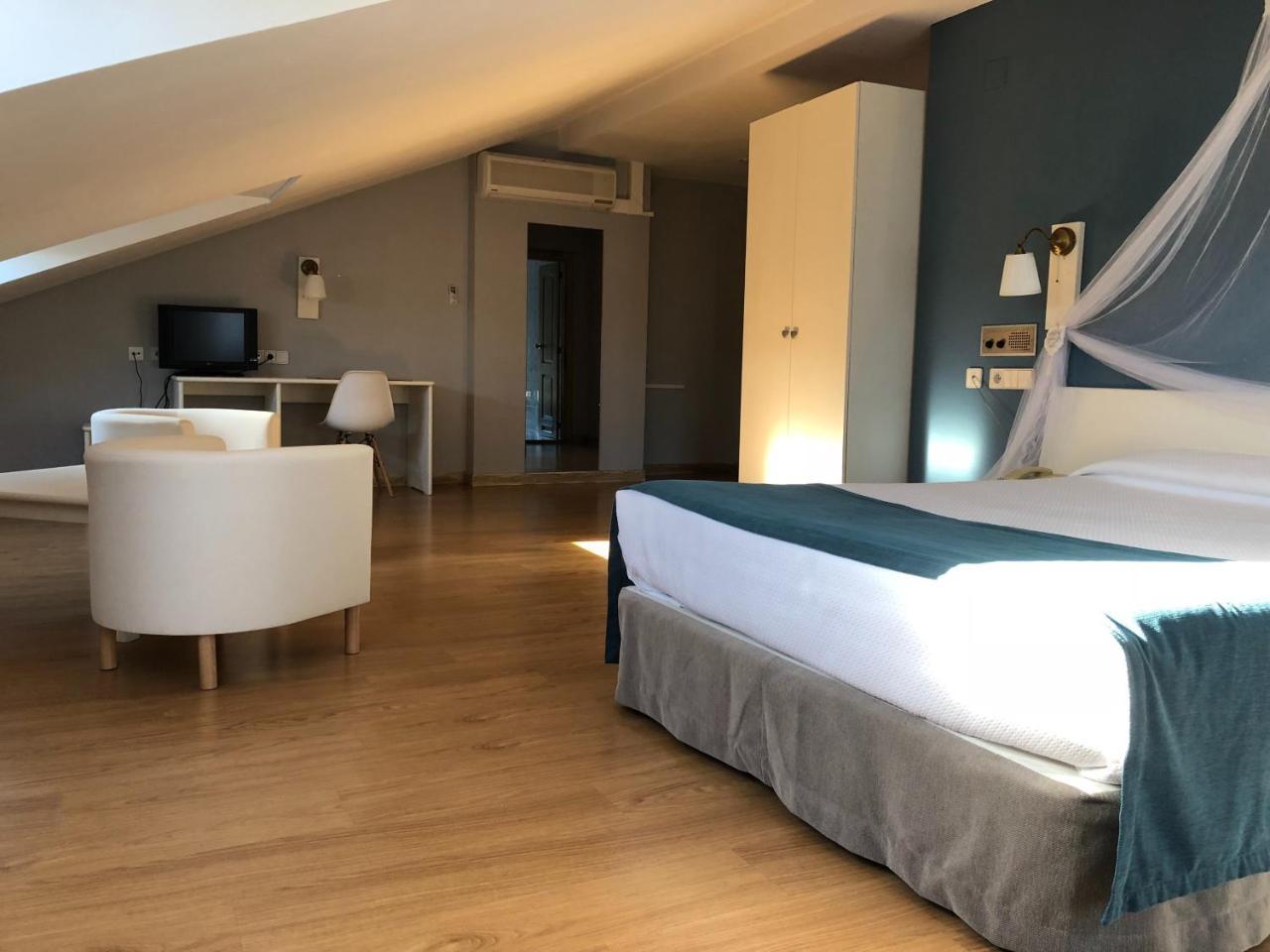 Hotel Jakue Puente la Reina Zewnętrze zdjęcie