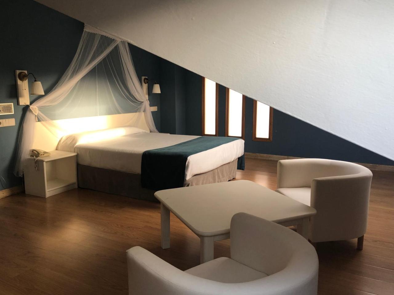 Hotel Jakue Puente la Reina Zewnętrze zdjęcie